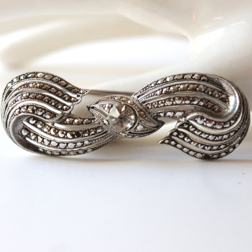 1930s marcasite and diamanté sterling bow brooch